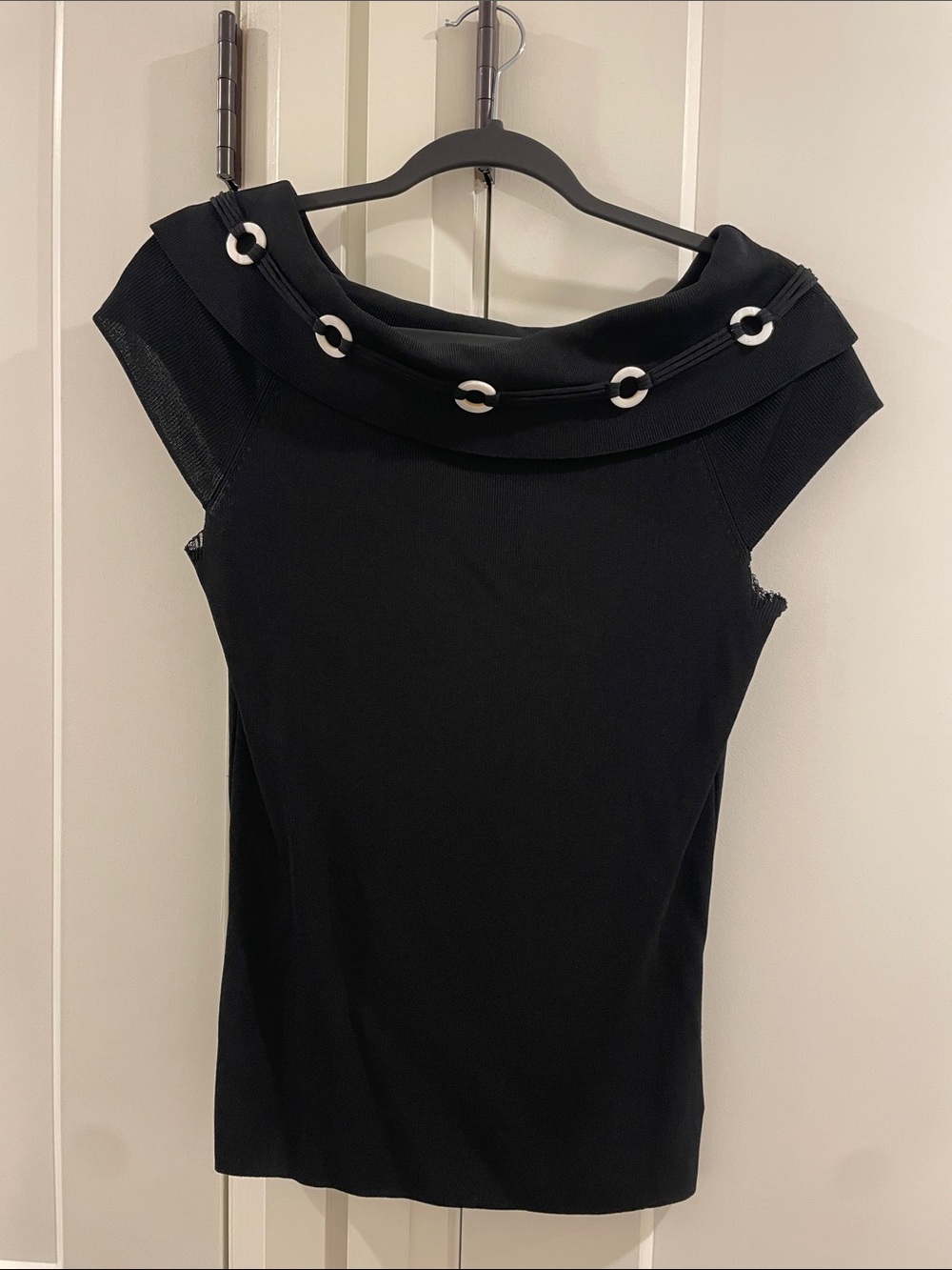 Vintage Jessica Black Off-Shoulder Shirt with Ring Trim